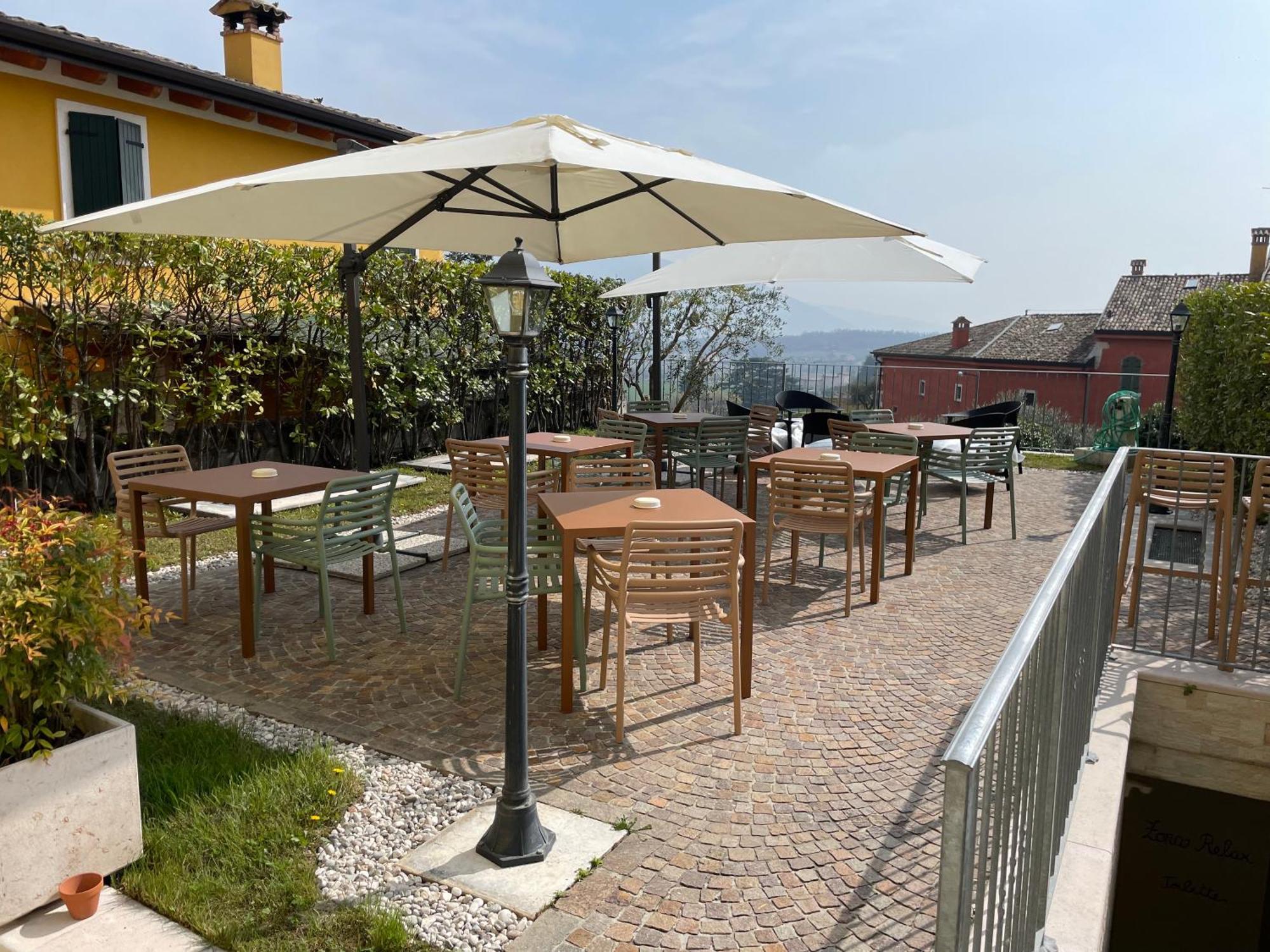 Relais Fontana Rosa B&B Wellness Caprino Veronese Exterior photo