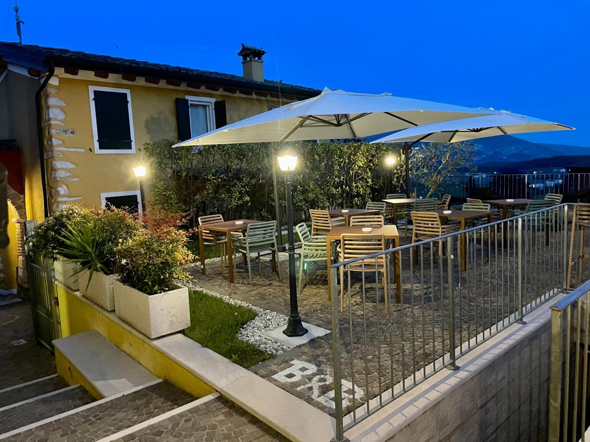 Relais Fontana Rosa B&B Wellness Caprino Veronese Exterior photo