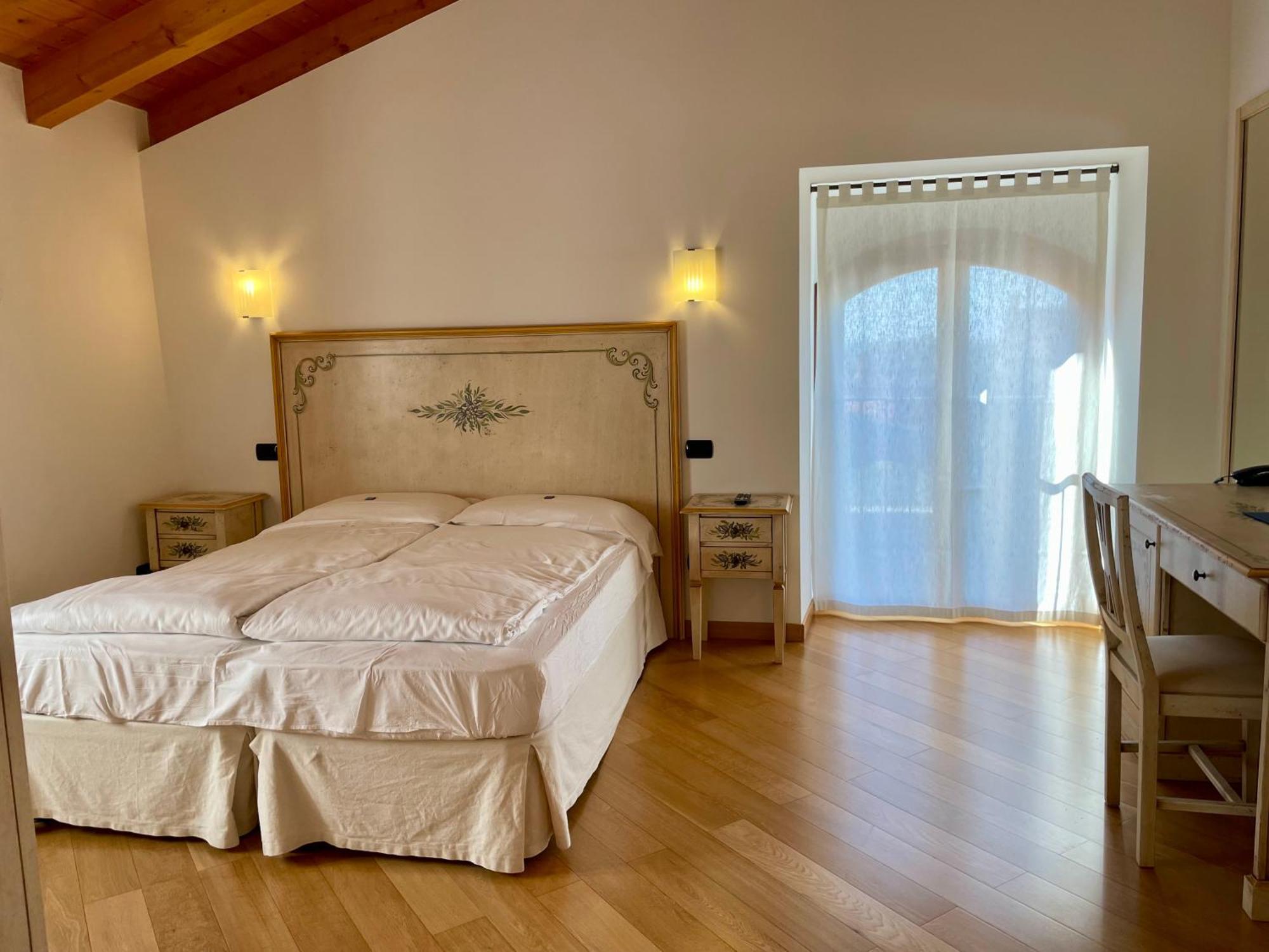 Relais Fontana Rosa B&B Wellness Caprino Veronese Exterior photo