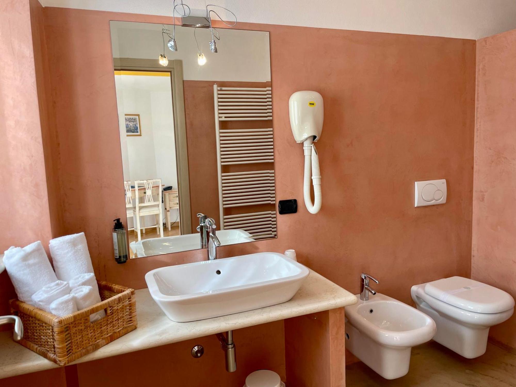 Relais Fontana Rosa B&B Wellness Caprino Veronese Exterior photo