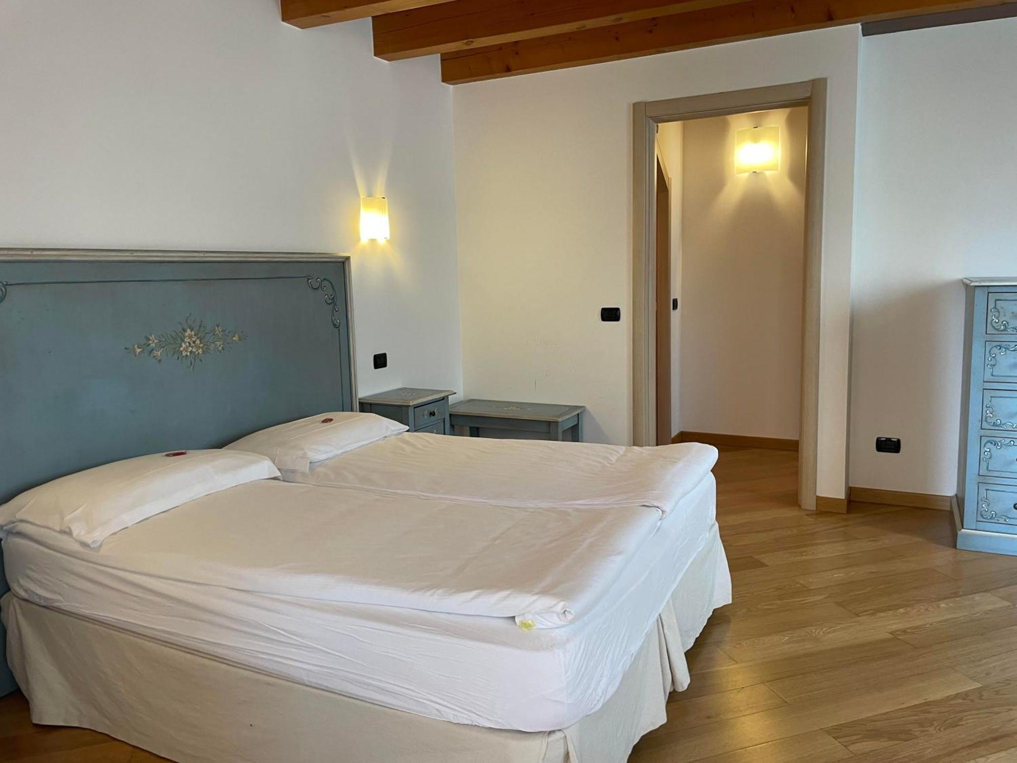 Relais Fontana Rosa B&B Wellness Caprino Veronese Exterior photo