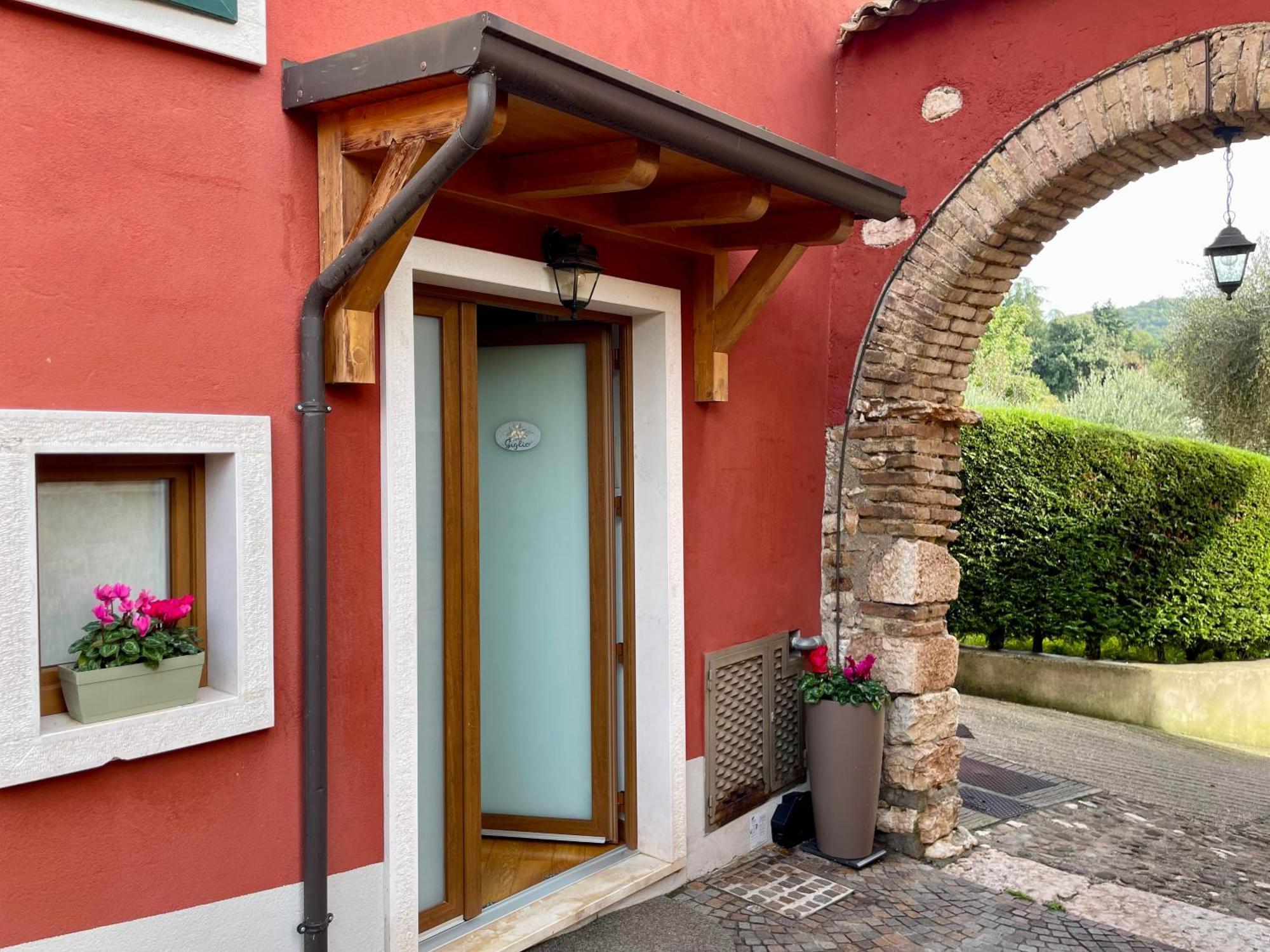 Relais Fontana Rosa B&B Wellness Caprino Veronese Exterior photo